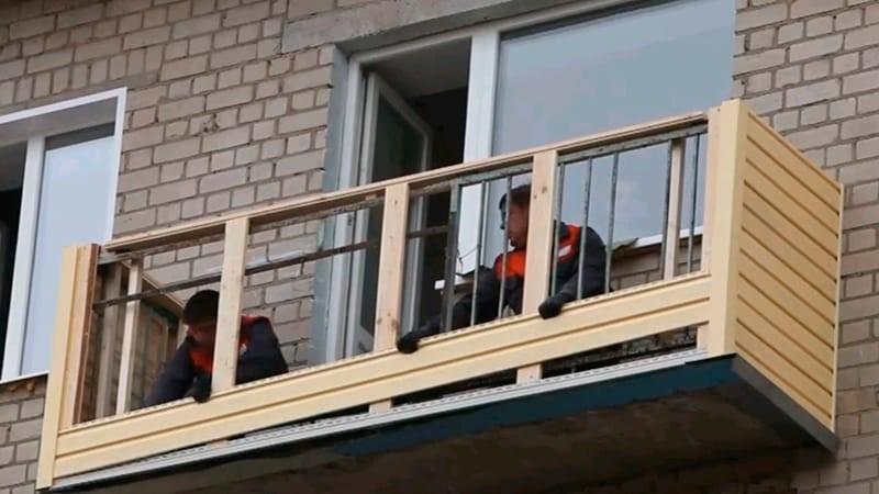 Как и чем отделать балкон снаружи: преимущества и правила безопасности